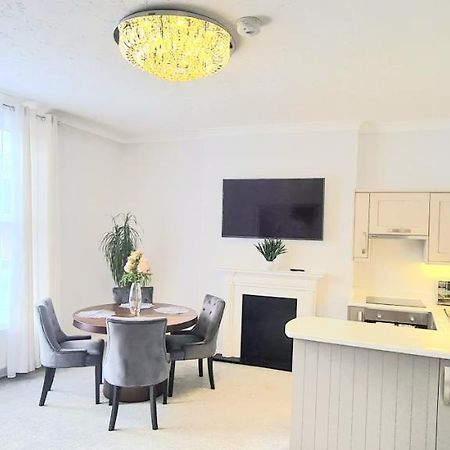 Spacious 3 Bed Flat Near The Sea With Parking Bournemouth Luaran gambar