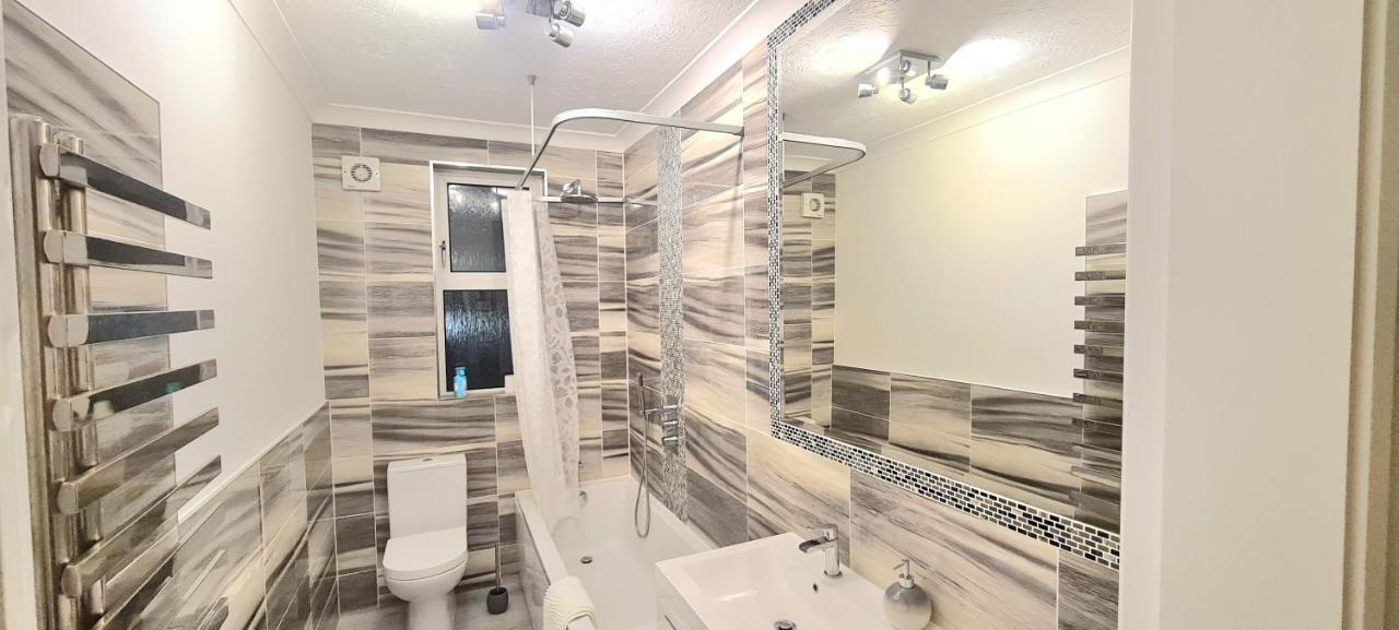 Spacious 3 Bed Flat Near The Sea With Parking Bournemouth Luaran gambar