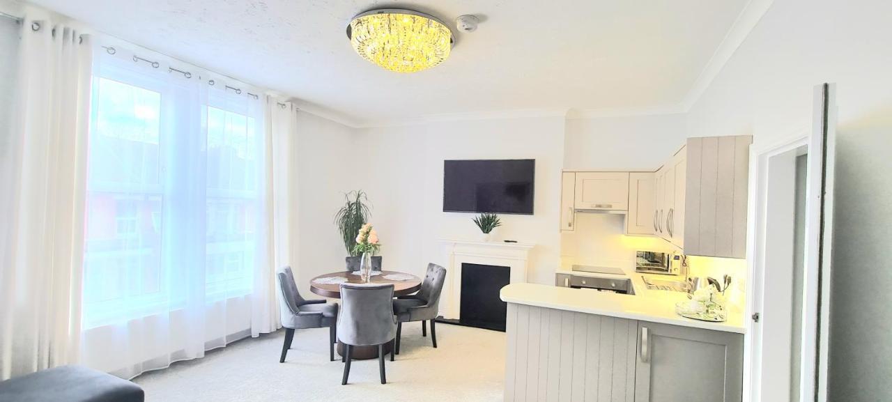 Spacious 3 Bed Flat Near The Sea With Parking Bournemouth Luaran gambar
