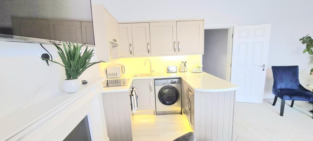 Spacious 3 Bed Flat Near The Sea With Parking Bournemouth Luaran gambar