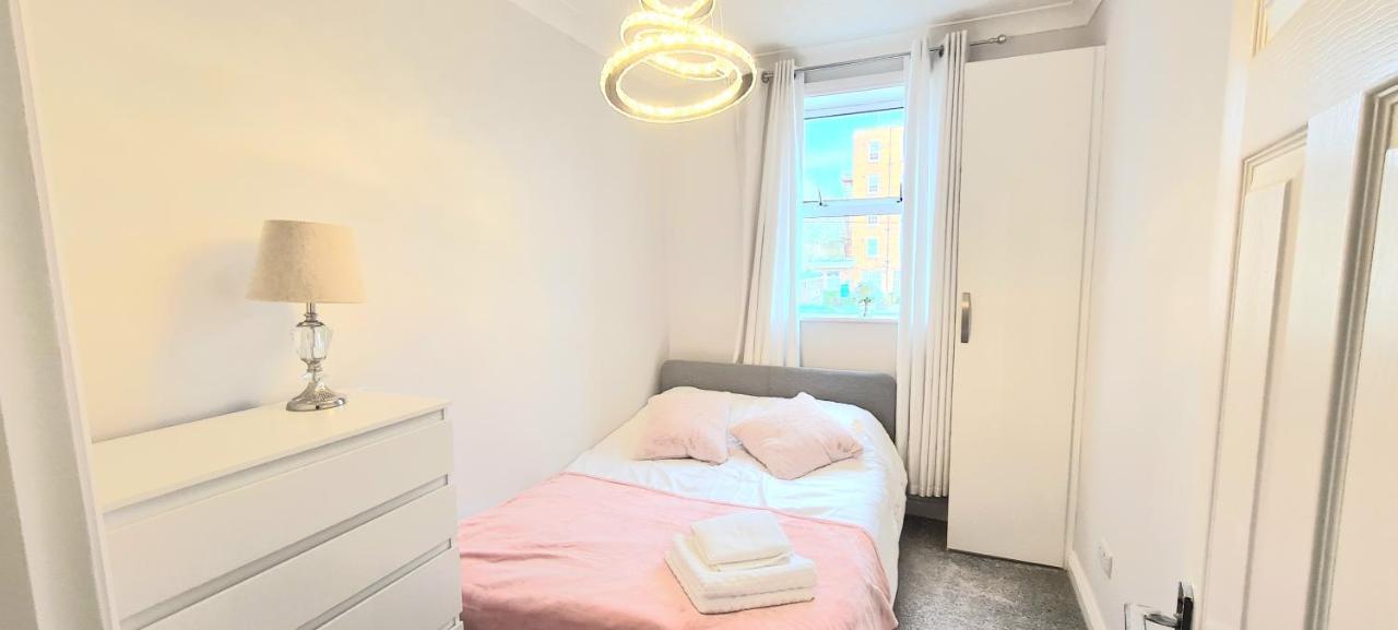 Spacious 3 Bed Flat Near The Sea With Parking Bournemouth Luaran gambar